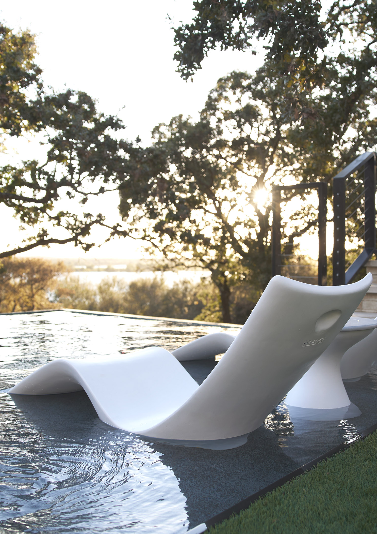 Anthony-Gorrity-Brand-Designer-Ledge-Good-Design-award-_0000_Curves 1